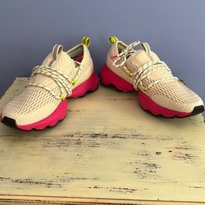 Sorel, hot pink kinetic sneakers